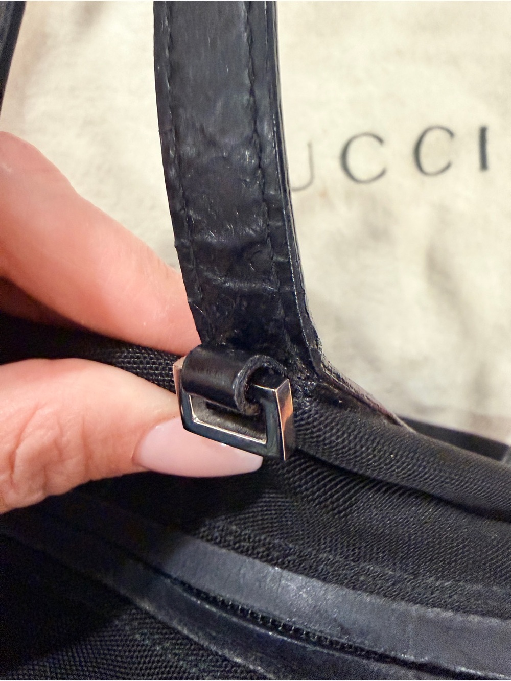 Gucci Top Handle Bag in Black Nylon + Dust Bag & Bee (Novelty) Scarf❣️ - Picture 13 of 16